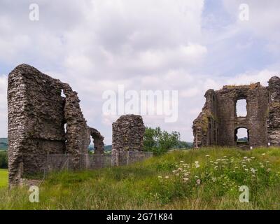 Ruinen des Norman Clun Castle, das von Norman lord Robert de Say nach dem normannischen Einmarsch in England Shropshire England Großbritannien errichtet wurde Stockfoto