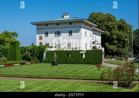 Solliden auf der schwedischen Ostseeinsel Öland. Soliiden ist der Sommerpalast der schwedischen Königsfamilie, inspiriert von der Villa San Michele auf Capri. Stockfoto