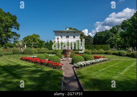 Solliden auf der schwedischen Ostseeinsel Öland. Soliiden ist der Sommerpalast der schwedischen Königsfamilie, inspiriert von der Villa San Michele auf Capri. Stockfoto