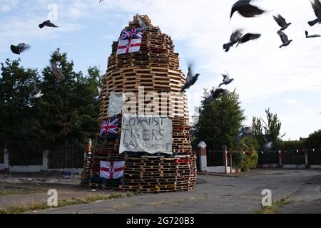 Tigers Bay, Bonfire, Duncairn Garden, Belfast, Nordirland. Bilddatum: 10. Juli 2021 Stockfoto