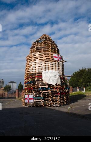 Tigers Bay, Bonfire, Duncairn Garden, Belfast, Nordirland. Bilddatum: 10. Juli 2021 Stockfoto