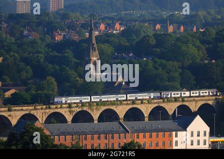 Kirkstall Road Viadukt in Leeds, West Yorkshire, Großbritannien Stockfoto