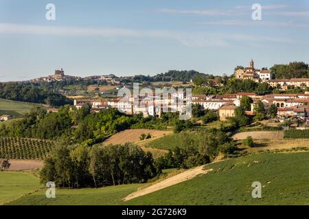 Panoramablick auf Treville und Sala Monferrato Stockfoto