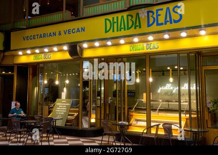 Dhaba Beas veganes und vegetarisches Restaurant Prag Tschechische Republik Lucerna Passage Stockfoto