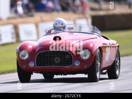 Goodwood House, Chichester, Großbritannien. Juli 2021. Goodwood Festival of Speed; Tag zwei; Sally Mason-Styrron fährt einen 1950 Ferrari 166 M Barchetta in der Goodwood Hill Climb Credit: Action Plus Sports/Alamy Live News Stockfoto