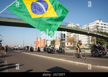 Porto-Bucht, Brasilien. Juli 2021. Präsident Jair Bolsonaro führt Motorradtouren in Porto Aegre und den benachbarten Städten durch. Kredit: Ageu da Rocha/FotoArena/Alamy Live Nachrichten Stockfoto