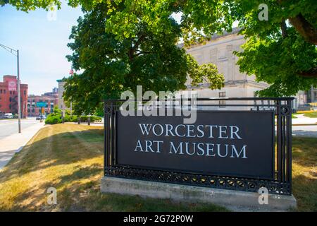 Schild des Worcester Art Museum in der Salisbury Street 55 in der historischen Innenstadt von Worcester in Massachusetts, USA. Stockfoto