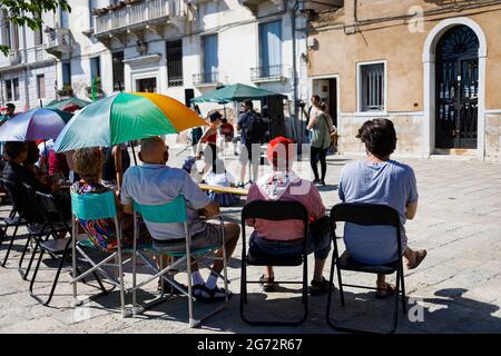 Venedig, Italien. Juli 2021. Protestkundgebung in der Fondamenta delle Zattere gegen den G20-Finanzgipfel, der in der Stadt im historischen Teil des venezianischen Arsenals stattfindet. Kredit: Massimiliano Donati/Alamy Live Nachrichten Stockfoto