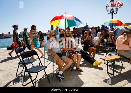 Venedig, Italien. Juli 2021. Protestkundgebung in der Fondamenta delle Zattere gegen den G20-Finanzgipfel, der in der Stadt im historischen Teil des venezianischen Arsenals stattfindet. Kredit: Massimiliano Donati/Alamy Live Nachrichten Stockfoto