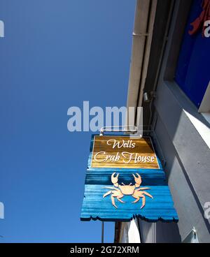 Melden Sie sich in einem Fischrestaurant an Stockfoto