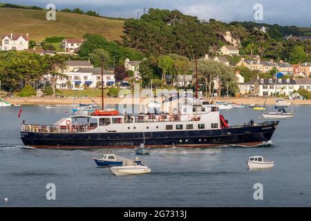 Appledore, North Devon, England. samstag, 10. Juli 2021. Das historische Schiff MV Oldenburg (gestartet 1958) kehrt in der Sonne des späten Nachmittags nach Bideford in North Devon zurück, nachdem es Tagesausflügler und wichtige Lieferungen auf die abgelegene Insel Lundy gebracht hat. Quelle: Terry Mathews/Alamy Live News Stockfoto