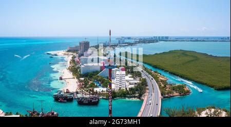 Luftaufnahme des Piratenschiffs Jolly Roger in Cancun Stockfoto