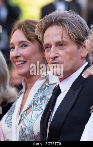 Emmanuelle Bercot und Benoit Magimel nahmen an der De Son Vivant Premiere im Rahmen der 74. Internationalen Filmfestspiele von Cannes am 10. Juli 2021 in Cannes, Frankreich, Teil. Foto von Aurore Marechal/ABACAPRESS.COM Stockfoto