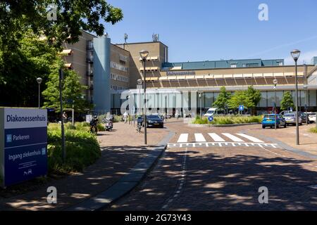 UTRECHT, NIEDERLANDE - 14. Jun 2021: Haupteingang und Schild des niederländischen Diakonessenhuis-Krankenhauses Stockfoto