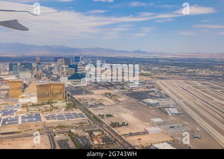 Las Vegas, 3. JUL 2021 - Luftaufnahme des berühmten Streifens und der Stadtlandschaft Stockfoto