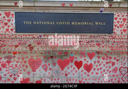 London, England, UK 24.06.2021 die National Covid Memorial Wall in southbank, Lambeth zum Gedenken an die covid-19 Opfer Stockfoto