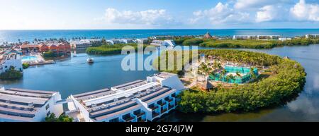 Wunderschönes laguna Beach Resort. Luftaufnahme des Luxushotels Stockfoto