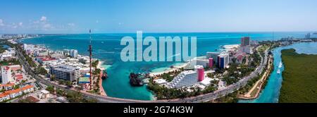 Luftaufnahme des Piratenschiffs Jolly Roger in Cancun Stockfoto