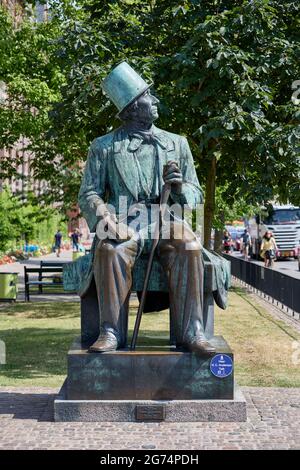 Hans Christian Andersen, Bronzestatue von Henry Luckow-Nielsen (1961), Rådhuspladsen, Kopenhagen, Dänemark Stockfoto