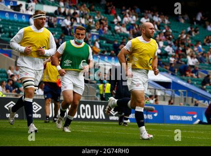 LONDON, ENGLAND - JULI 10: L-R Callum Chick (Newcastle Falcons) aus England, Curtis Langdon (Sale Sharks) aus England und Dan Robson (Wespen) aus England Krieg Stockfoto