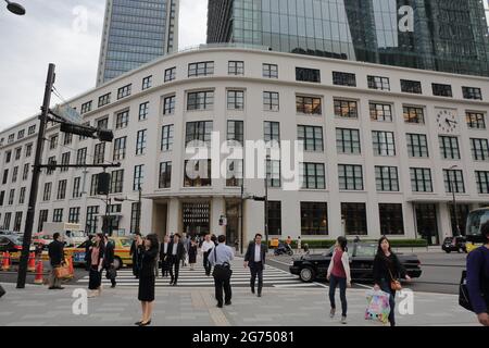 Die Vorderansicht von KITTE MARUNOUCHI. Es ist aus dem ehemaligen japanischen Postgebäude umgebaut. Stockfoto