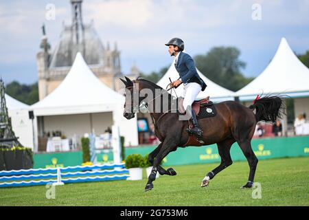 Daniel Bluman aus Israel reitet UbilucÂ während der theÂ M1 DucatiÂ Tabelle A gegen die clockÂ 1m50 mit Stechen, ofÂ The Masters Chantilly 2021, FEI Reitveranstaltung, Jumping CSI5 am 10. Juli 2021 im Chateau de Chantilly in Chantilly, Frankreich - Foto Victor Joly / DPPI Stockfoto