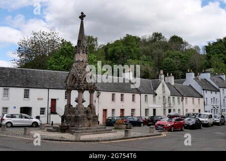 Atholl Memorial Fountain, erbaut im Jahr 1866 'zur Erinnerung an George Augustus Frederick John 6. Duke of Atholl'. The Cross, Dunkeld, Schottland Stockfoto