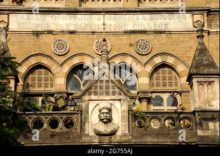 Mumbai; Maharashtra; Indien- Asien; März; 2015: Sir Cowasji Jehangir Gebäude für Elphinstone College feinste viktorianische Strukturen Heritage Building Stockfoto
