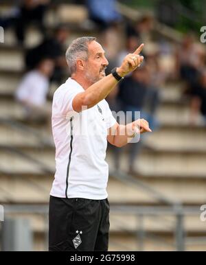 Coach Adi HUETTER (HÃ tter) MG) Geste, Geste, Fußballtestspiel, Borussia Monchengladbach (MG) - Viktoria Köln (VK), am 07/10/2021 in Borussia Monchengladbach / Deutschland. Â Stockfoto