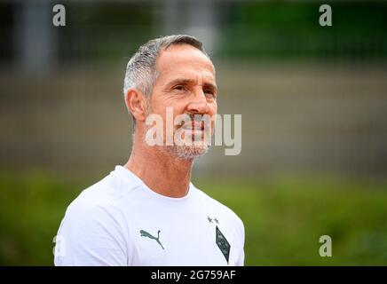 Trainer Adi HUETTER (HÃ tter) MG) Fußball-Testspiel, Borussia Mönchengladbach (MG) - Viktoria Köln (VK), am 10. Juli 2021 in Borussia Mönchengladbach / Deutschland. Â Stockfoto