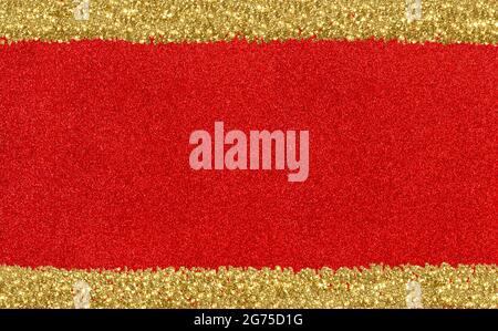 Festlicher roter Hintergrund mit glitzernden goldenen Streifen Stockfoto