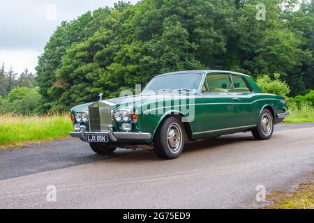 1974 70er Jahre grüne Rolls Royce 6750 ccm Benzinlimousine, unterwegs KLMC die Cars The Star Show in Holker Hall & Gardens, Grange-over-Sands, Großbritannien Stockfoto