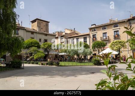 Olite ist eine mittelalterliche und wunderschöne Stadt in der Provinz Navarra, Spanien Stockfoto