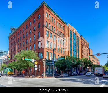 Das Rosenfeld Building, auch Inner Harbour Lofts Apartments genannt, ist eines von 13 Gebäuden im Loft Historic District North. Stockfoto