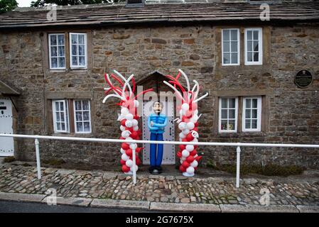 Preston, Lancashire, Großbritannien. Juli 2021. Ein lebensgroßer Ballon, Gareth Southgate, im Dorf Chipping, Preston, Lancashire, Großbritannien, vor dem Auftakt des UEFA Euro 2020-Fußballfinales zwischen England und Italien. Quelle: John Eveson/Alamy Live News Stockfoto