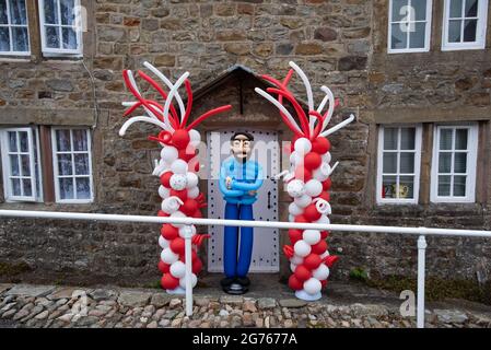 Preston, Lancashire, Großbritannien. Juli 2021. Ein lebensgroßer Ballon, Gareth Southgate, im Dorf Chipping, Preston, Lancashire, Großbritannien, vor dem Auftakt des UEFA Euro 2020-Fußballfinales zwischen England und Italien. Quelle: John Eveson/Alamy Live News Stockfoto