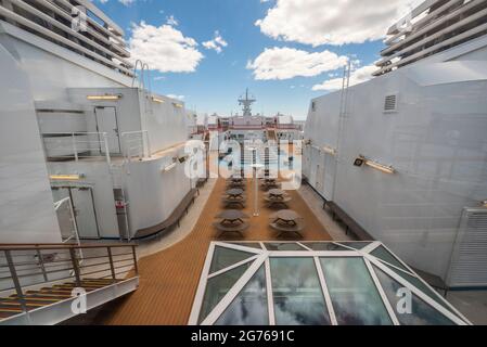 Zentrum und Heckdeck der MV F. A. Gauthier Fähre zwischen Baie Comeau und Matane in Quebecs Gaspesie. Stockfoto