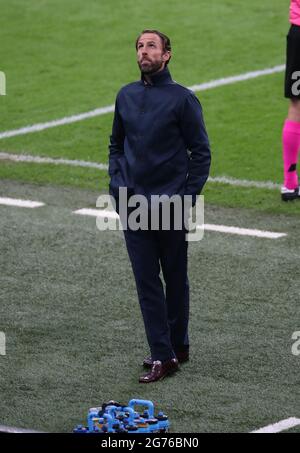 London, England, 11. Juli 2021. Gareth Southgate-Manager von England schaut während des UEFA-EM-2020-Finales im Wembley Stadium, London, nach oben. Bildnachweis sollte lauten: David Klein / Sportimage Kredit: Sportimage/Alamy Live News Stockfoto