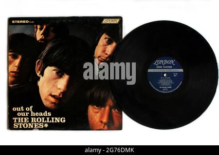 Rock- und Bluesband, das Rolling Stones-Musikalbum auf Vinyl-Schallplatte. Titel: Out of Our Heads Albumcover Stockfoto