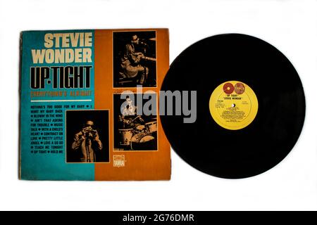 Up-Tight, das auf dem Cover als up-Tight Everything's Alright dargestellt wird, ist ein 1966 erschienenes Album der amerikanischen Soul-Sängerin Stevie Wonder von Motown Stockfoto