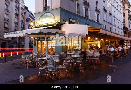 Das traditionelle französische Restaurant La Marquise befindet sich am Montparnasse Boulevard im 15. Arrondissement von Paris. Stockfoto