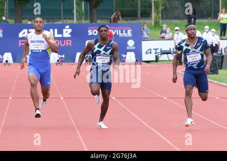 Sauteville Les Rouen, Normandie, Frankreich. Juli 2021. MICHAEL RODGERS (USA) gewinnt die 100 m während des Athle Pro Tour Meetings in Sotteville les Rouen im City Stadium - Sotteville les Rouen Frankreich Credit: Pierre Stevenin/ZUMA Wire/Alamy Live News Stockfoto