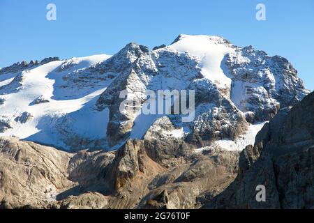 Blick auf Marmolada, den höchsten Berg der Dolomiten, Italien Stockfoto