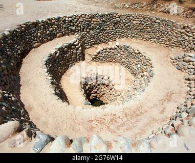 Cantalloc Aquädukt in Nazca, Spiral oder Kreis Aquädukte oder Brunnen, Peru, Inka Architektur und Kultur Stockfoto