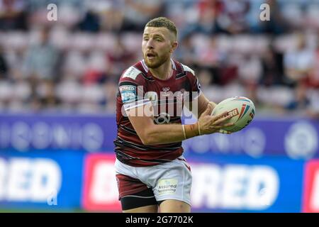 Wigan, Großbritannien. Juli 2021. Jackson Hastings (31) von Wigan Warriors mit dem Ball in Wigan, Vereinigtes Königreich am 7/11/2021. (Foto von Simon Whitehead/News Images/Sipa USA) Quelle: SIPA USA/Alamy Live News Stockfoto