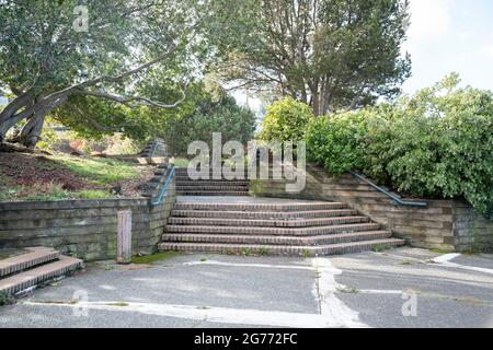 Treppen mitten in einem Park bei Tacoma in Washington Stockfoto