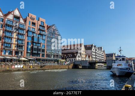DANZIG, POLEN - 13. Juni 2021: Danzig, Polen - 13 2021. Juni „das neue Gebäude in der Altstadt von Danzig“ Stockfoto