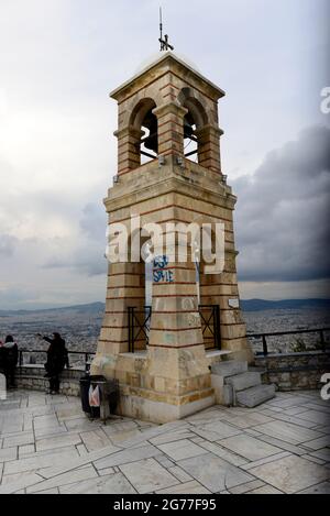 St. George Kapelle auf dem Lycabettus Hügel in Athen, Griechenland. Stockfoto