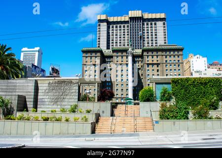 Außenansicht des Westin St. Francis San Francisco am Union Square Hotel von der Maiden Lane. Dewey Monument - San Francisco, Kalifornien, USA - Juli, Stockfoto