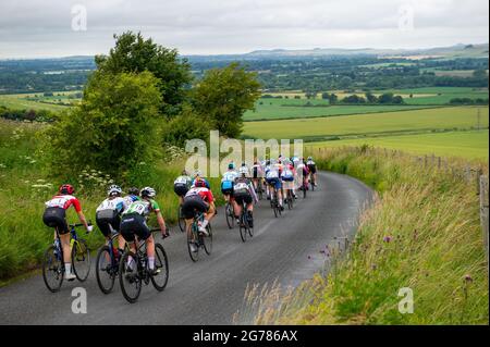 Pewsey, England. 11. Juli 2021. Action von den British Cycling Junior National Road Race Championships. Kredit: David Partridge/Alamy Live Nachrichten Stockfoto